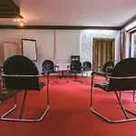 Buechner Garni Hotel 3*