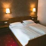 Buechner Garni 3*