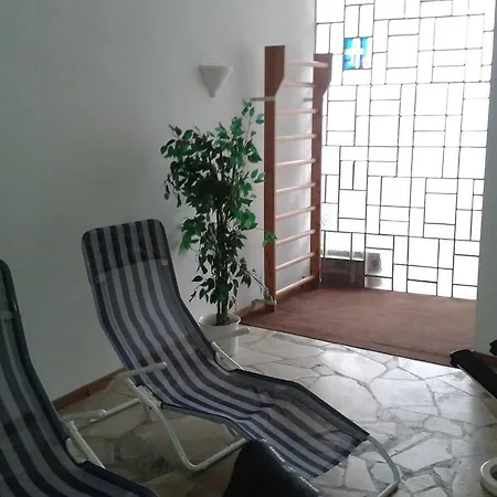 Buechner Garni Otel