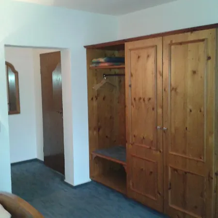 Buechner Garni Szálloda 3*