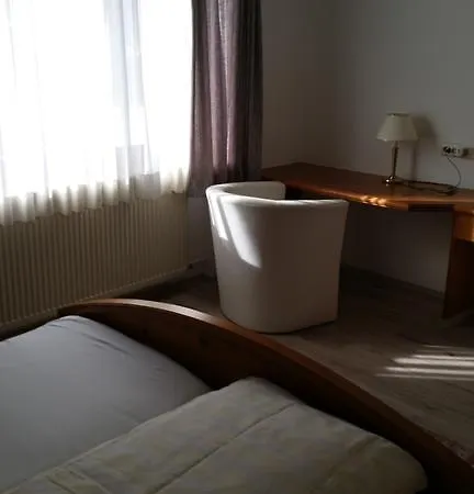 Buechner Garni Otel 3*