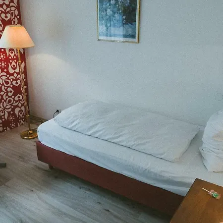 Buechner Garni 3*