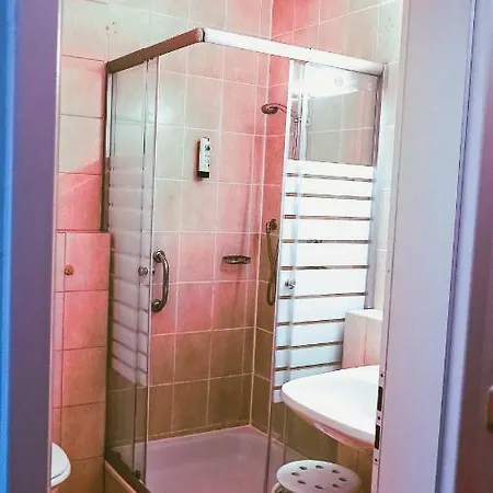 Buechner Garni Szálloda 3*