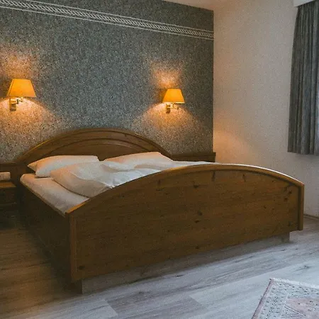 Buechner Garni Otel 3*